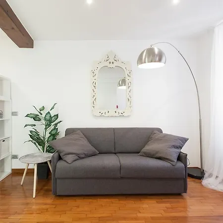 Urbana Lodge, Monti Apartment
