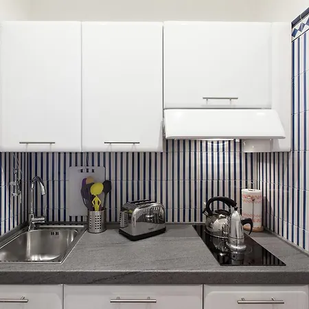 Urbana Lodge, Monti Apartment *